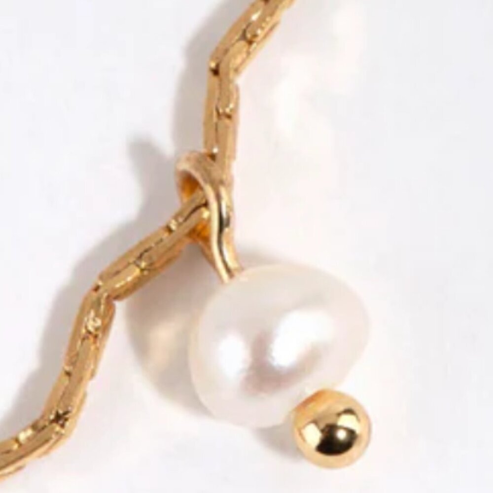 Vintage Boutique Collection: Double-Layered Gold Necklace with Pearl Charm - Picture 5 of 5